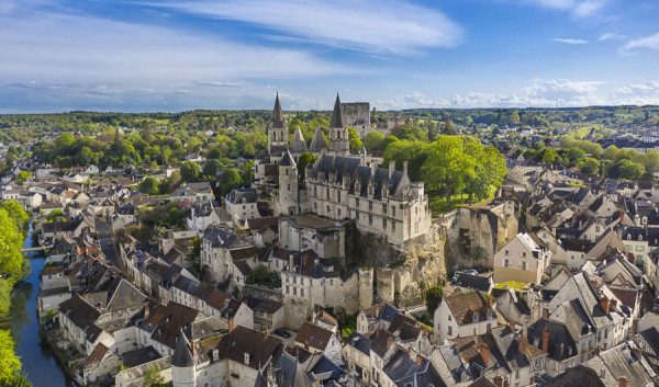 Loches ville de lumière, cité imprenable