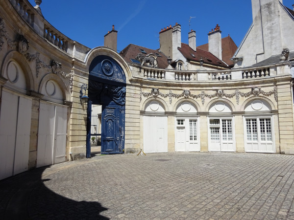 Les maisons surprenantes de Dijon !